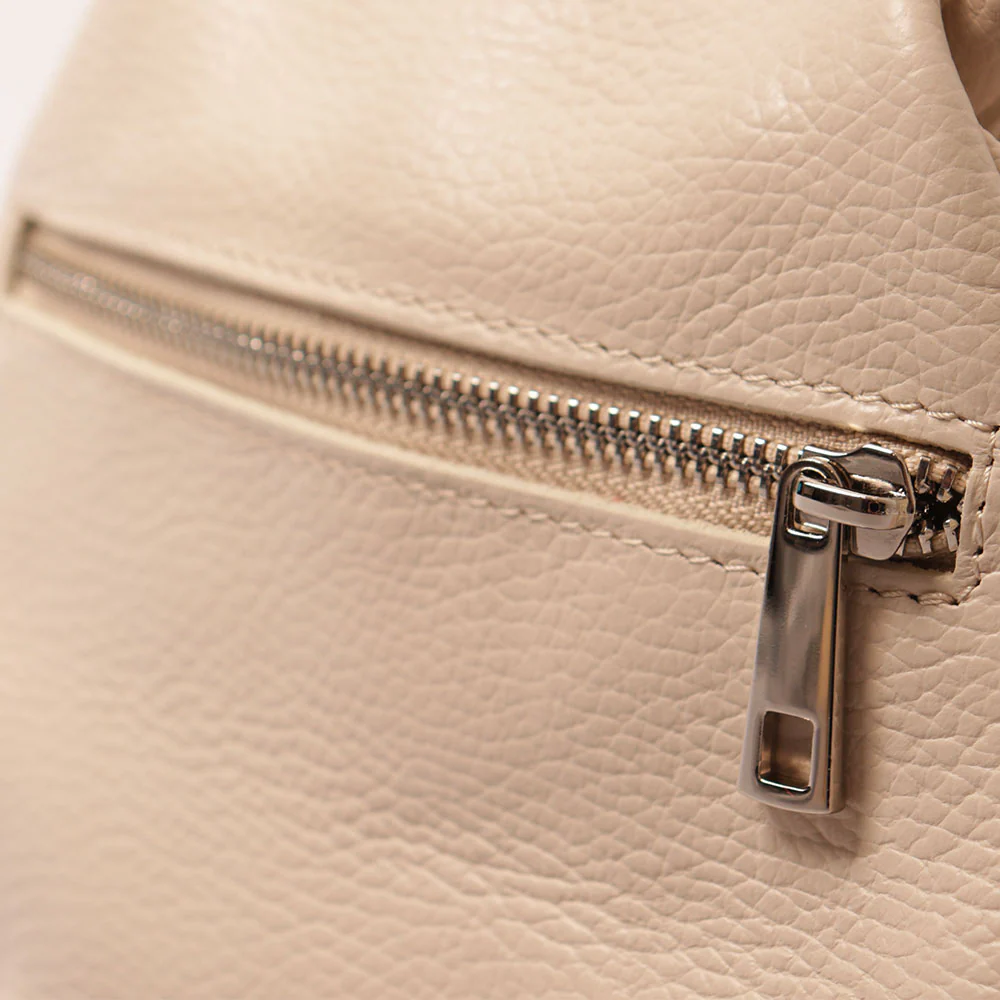 Borsa a Mano con Tracolla VIAVERDI in Pelle Beige Made in Italy linea Certaldo - Image 6