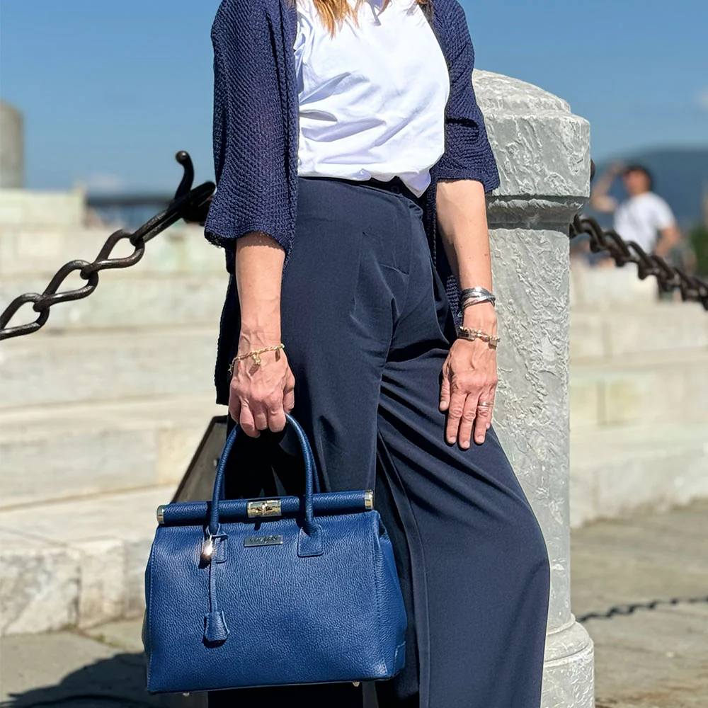 Borsa a Mano con Tracolla VIAVERDI in Pelle Blu Made in Italy Linea Barga - Image 6