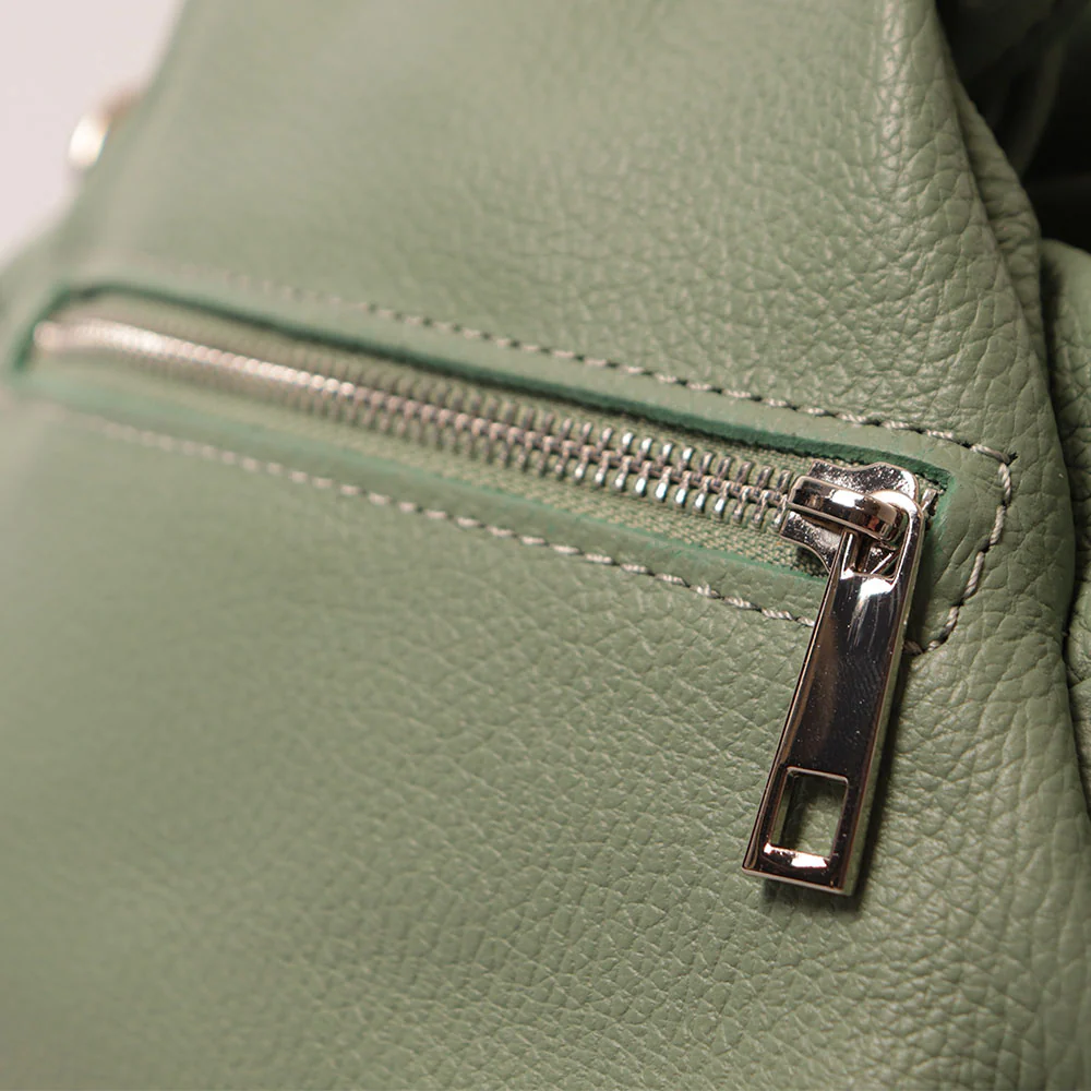 Borsa a Mano con Tracolla VIAVERDI in Pelle Verde Menta Made in Italy linea Certaldo - Image 8