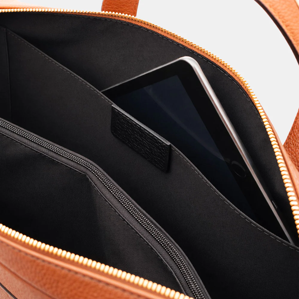 Borsa Business in Pelle Color Cuoio VIAVERDI Made in Italy - Porta Pc 15.6 - Image 9