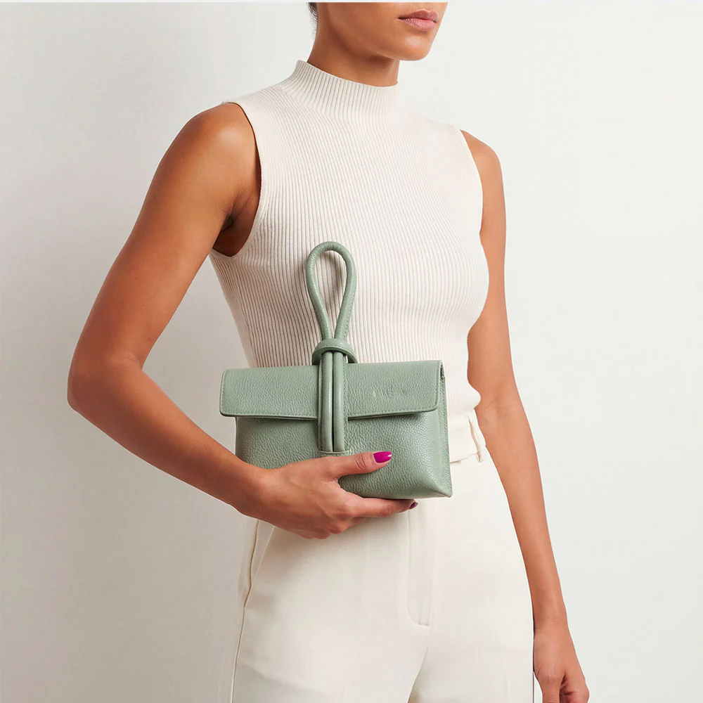 Borsa Clutch a Mano con Tracolla VIAVERDI in Pelle Verde Menta Made in Italy linea Castiglione - Image 2