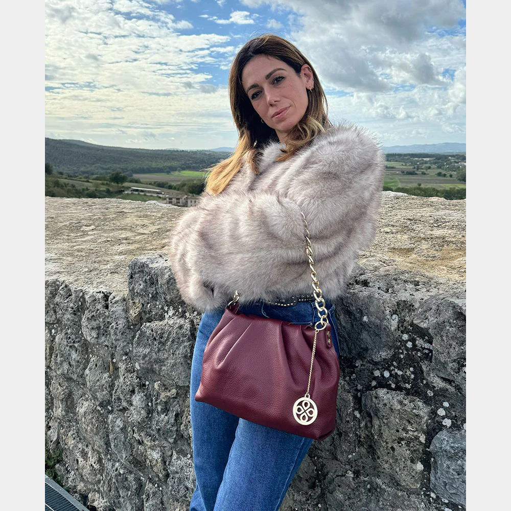 Borsa Hobo a Spalla con Catena VIAVERDI in Pelle Bordeaux Made in Italy linea Monteriggioni - Image 11