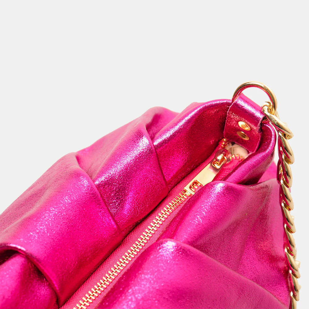 Borsa Hobo a Spalla con Catena VIAVERDI in Pelle Fucsia Metallizzato Made in Italy linea Monteriggioni - Image 6