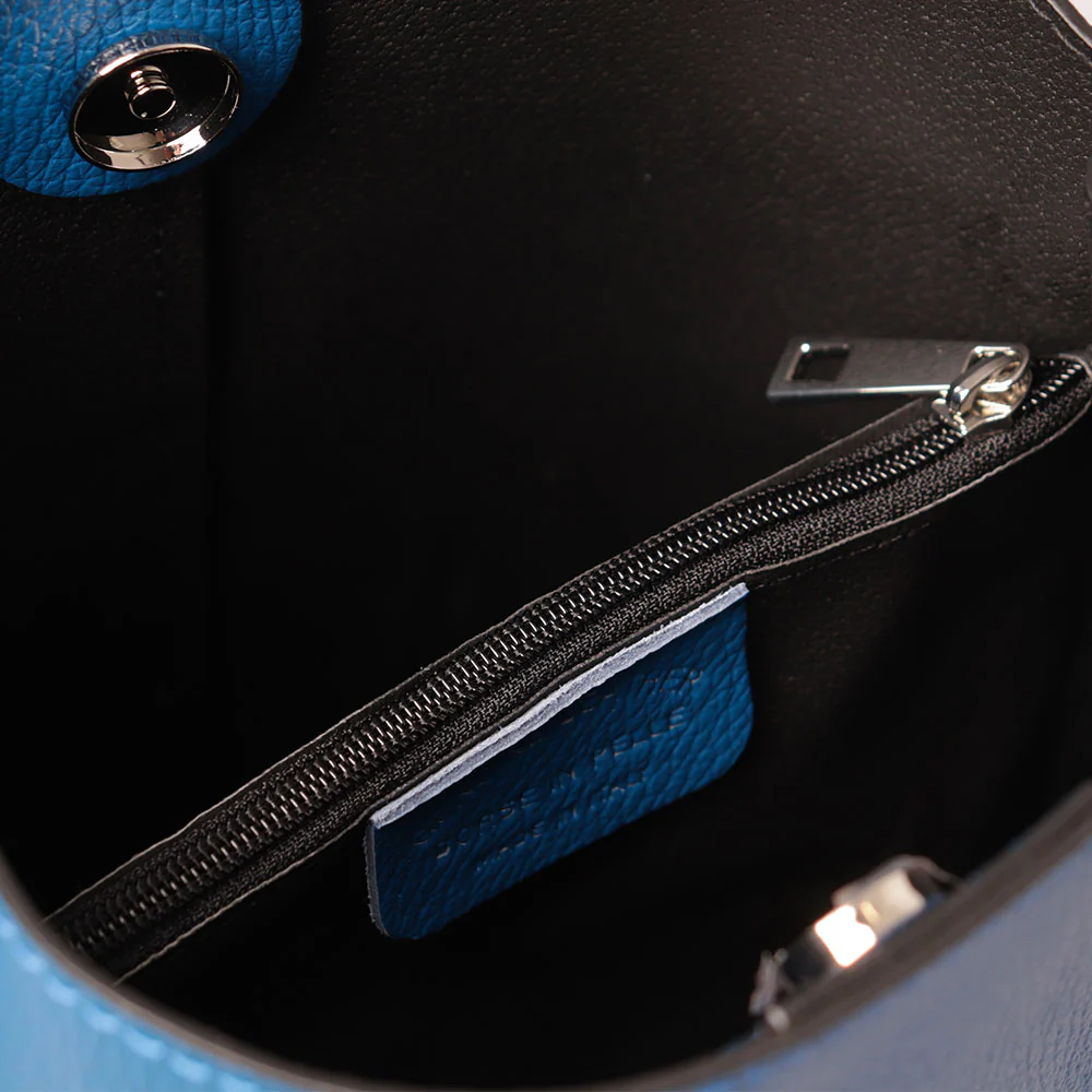 Borsa Secchiello con Tracolla VIAVERDI in Pelle Blu Made in Italy linea Capalbio - Image 6