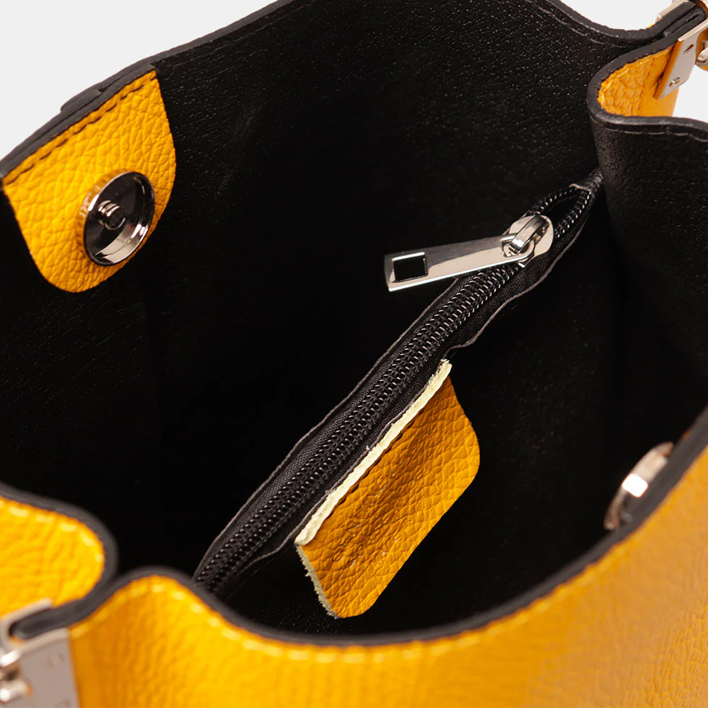 Borsa Secchiello con Tracolla VIAVERDI in Pelle Gialla Made in Italy linea Capalbio - Image 9