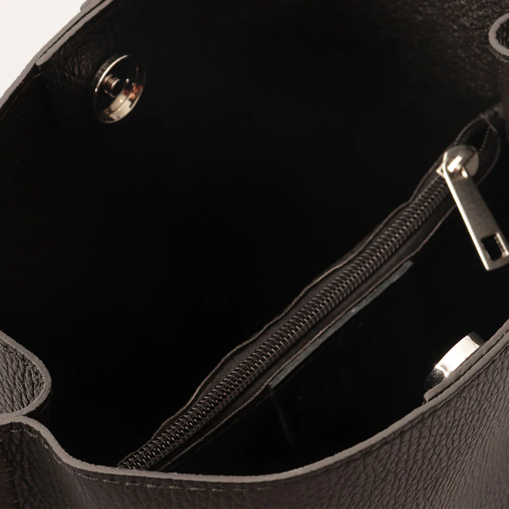 Borsa Secchiello con Tracolla VIAVERDI in Pelle Nera Made in Italy linea Capalbio - Image 5